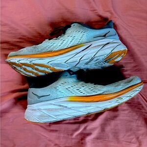 Hoka Clifton 8s